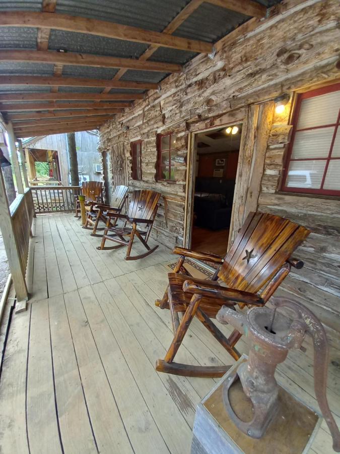 Acorn Hideaways Canton Old West Bunkhouse For 9 - Trail'S End Corral 外观 照片
