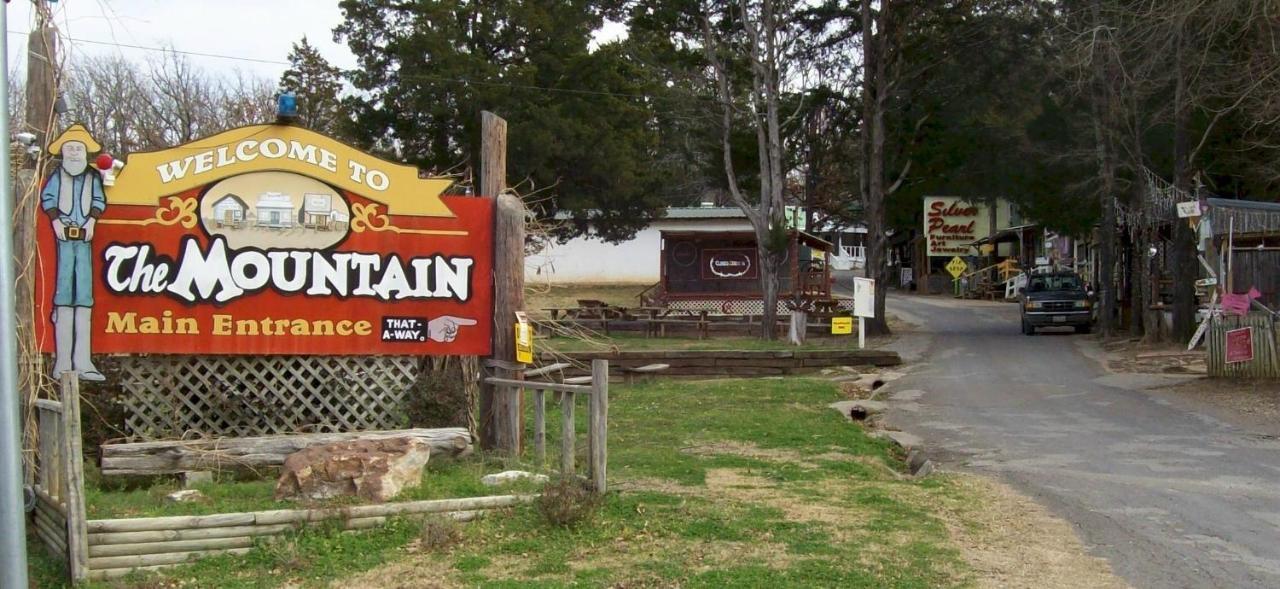 Acorn Hideaways Canton Old West Bunkhouse For 9 - Trail'S End Corral 外观 照片